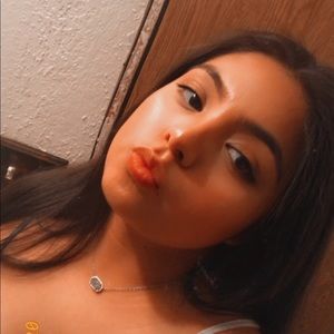 Meet your Posher, Andrea